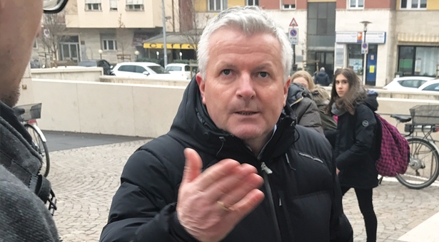 Gottlieb Taschler am Dienstag auf dem Gerichtsplatz in Bozen