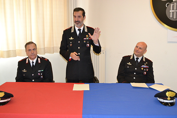 Die Carabinieri bei der Pressekonferenz (Fotos: Karl Oberleiter)