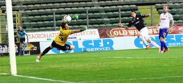 Das Tor von Ettore Gliozzi in Parma (Foto: Bordoni)