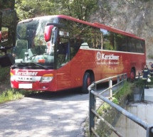 Bus bleibt stecken