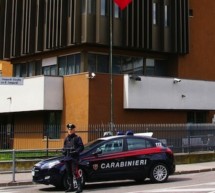 Mann beißt Carabiniere