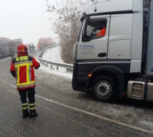 Lkw im Straßengraben