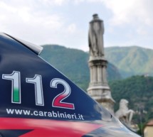 Frau beißt Carabiniere