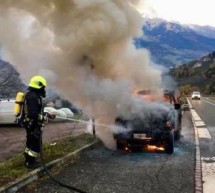 Auto in Flammen