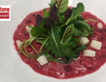 Rote Beete-Risotto mit Rucola