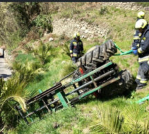 Umgekippter Traktor
