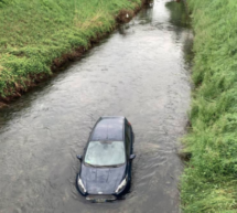 Auto im Wasser