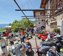 Vespa-Treffen in Kuens