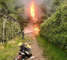 Wohnwagen in Flammen