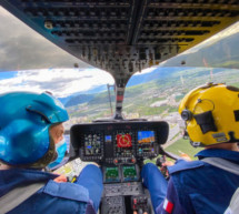 Paragleiter stürzt im Dorfzentrum ab