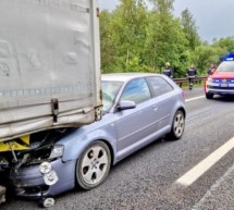 Pkw kracht in Lkw