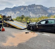 Moto gegen Pkw