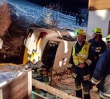 Auto gegen Hausmauer