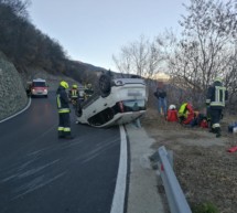 Pkw landet auf dem Dach