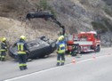 Auto überschlägt sich