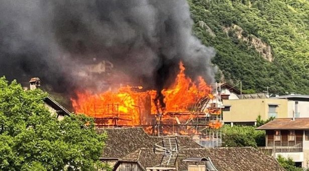 Haus in Flammen Haus in Flammen