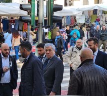 Tajani  auf dem Samstagmarkt