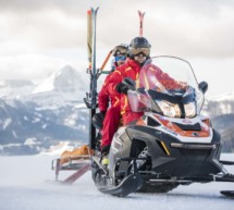 Skifahrer stürzt in den Wald