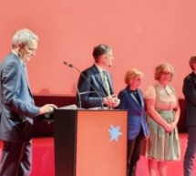 Lobeshymnen & Giftpfeile